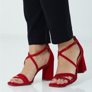 NATURALIZER TIFF SQUARE TOE BLOCK HEELED SANDALS IN RED SIZE 8 NWOB